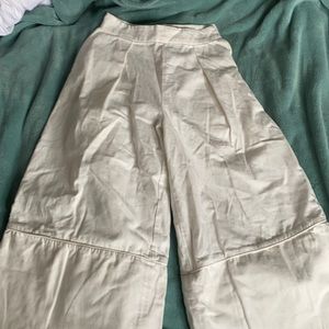 Thick white denim cropped wide-leg pants (culottes)